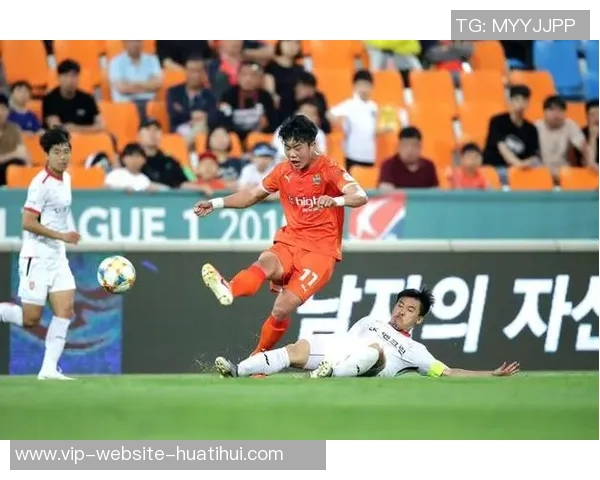 蔚山现代与济州联队激战正酣谁能在这场对决中笑到最后